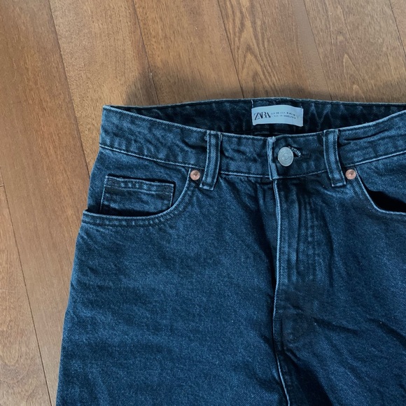 Zara mom fit dark wash jeans - Picture 2 of 4